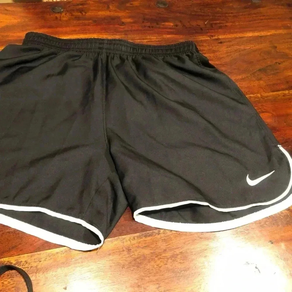 Women’s Nike dry, fit slim fit shorts 2 pair
